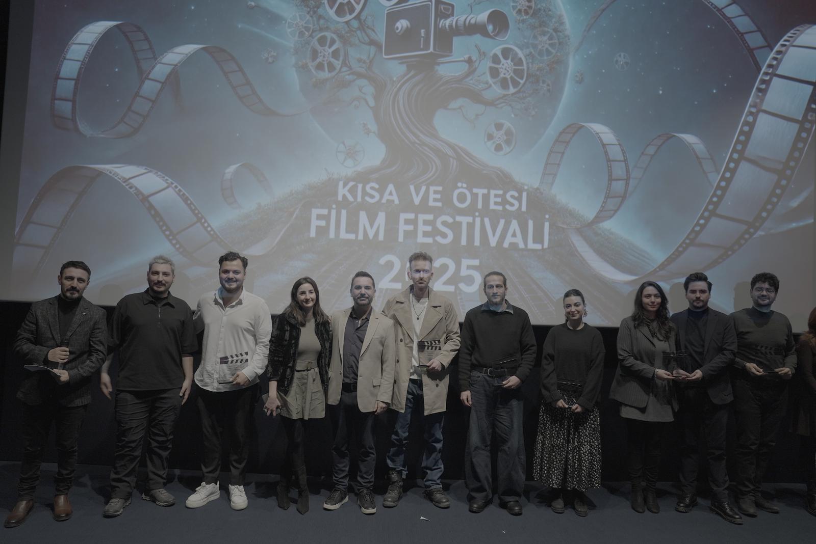 Festival kapanış töreni grup fotoğrafı